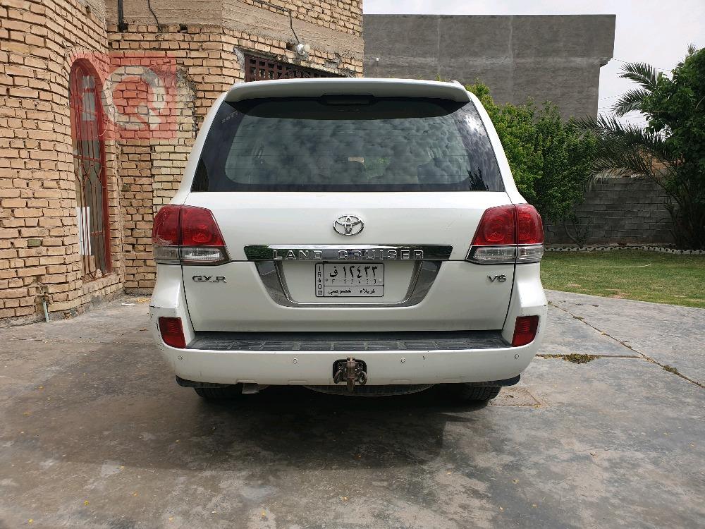 تۆیۆتا لاند کروزەر